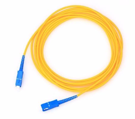 Κίτρινο Sc UPC οπτικών ινών G657A2 Apc Sc μπαλωμάτων μονοκατευθυντικό καλώδιο τρόπου σκοινιού στο ενιαίο