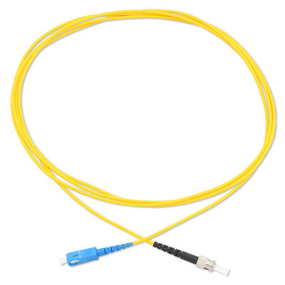 Κίτρινο Sc UPC οπτικών ινών G657A2 Apc Sc μπαλωμάτων μονοκατευθυντικό καλώδιο τρόπου σκοινιού στο ενιαίο